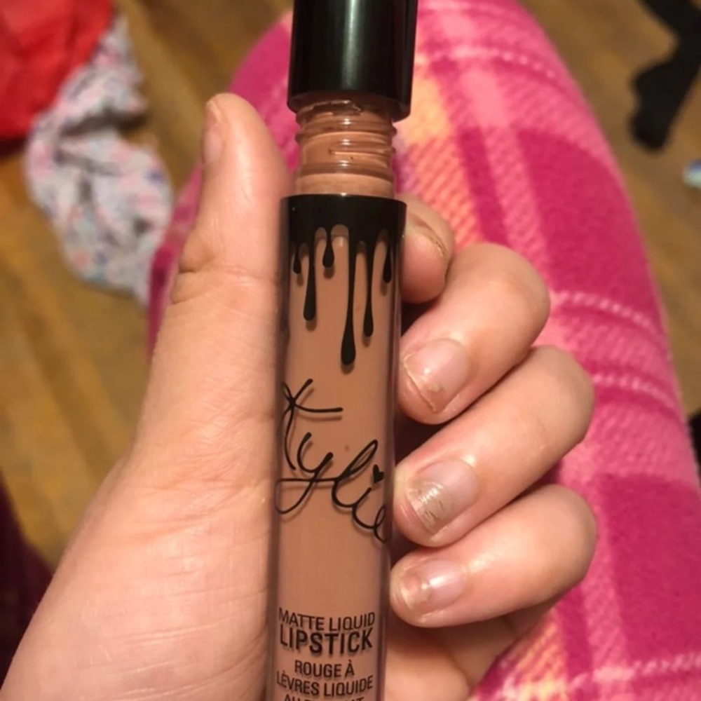 kylie matte lipstick